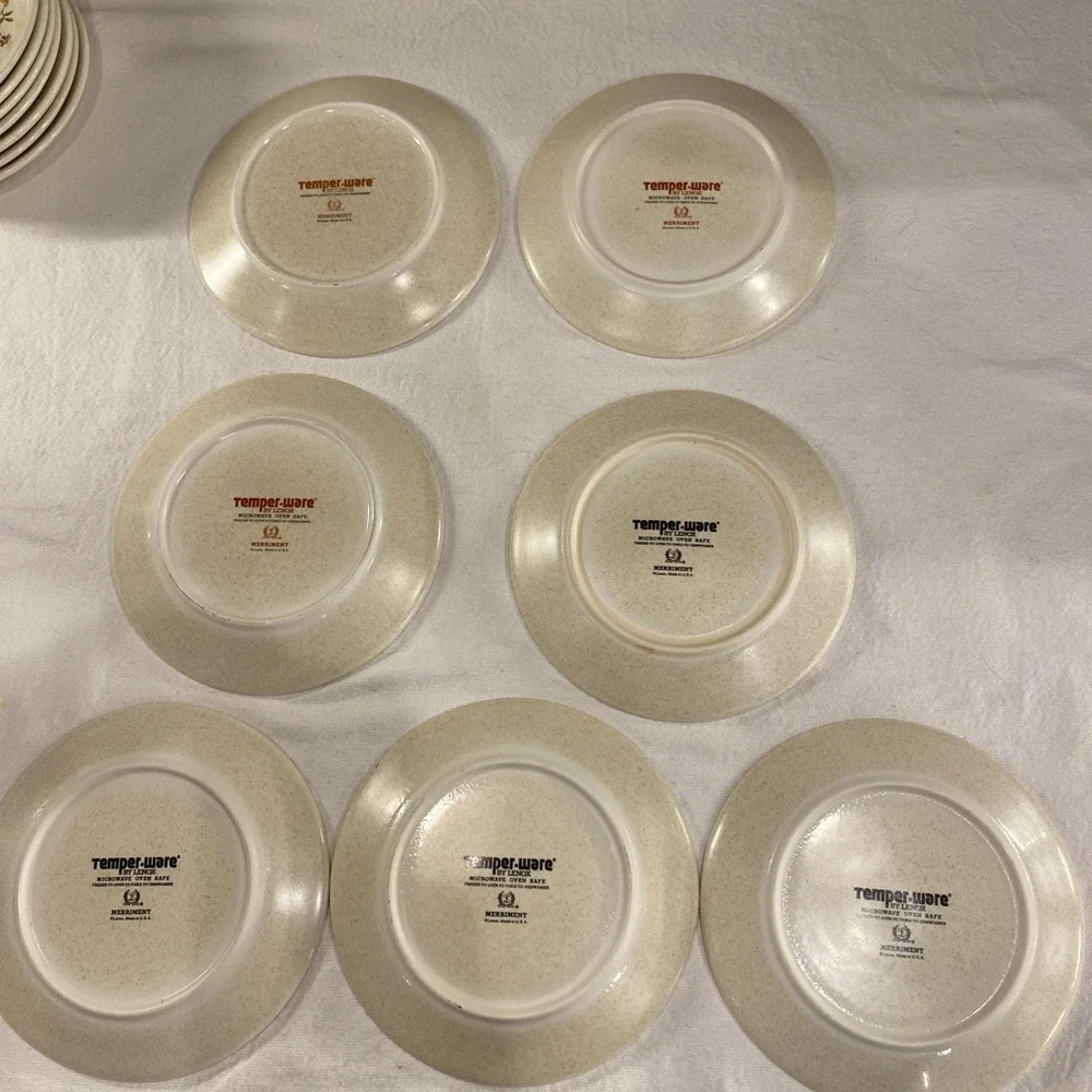 7 LENOX TEMPERWARE MERRIMENT‎ BREAD & BUTTER PLATES